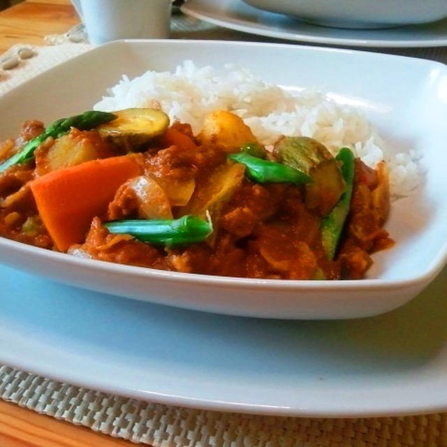 とまとで煮込んだ野菜カレー