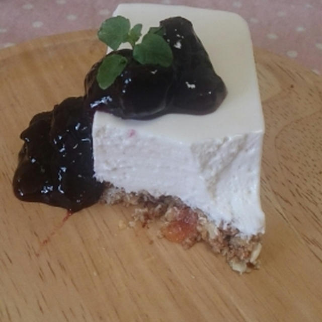 真っ白なめらかレアチーズケーキ！