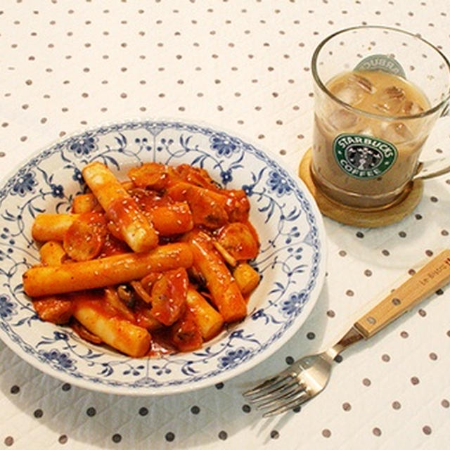 トッポキとアイスコーヒーでランチを。：）