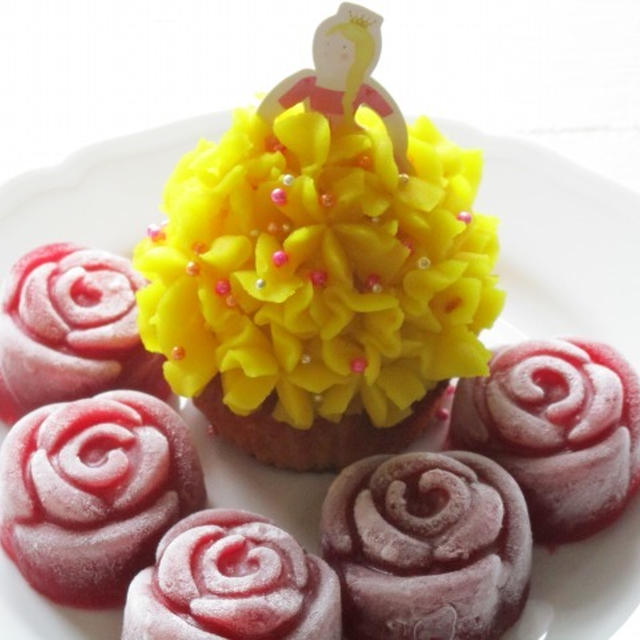 花びらをまとった♡夢見るプリンセスケーキ♡薔薇ゼリー添え♪+広島レモン