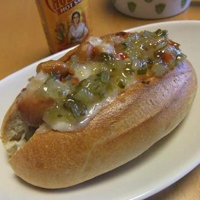 チリビーンズのチーズホットドック