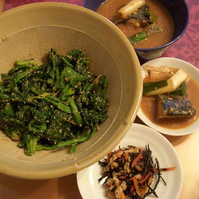 すり鉢で胡麻あえ＆ツツマルサンゴ