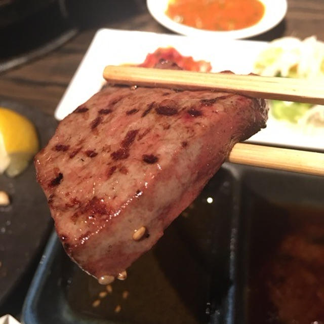 肉の味を楽しむなら厚切りだ！