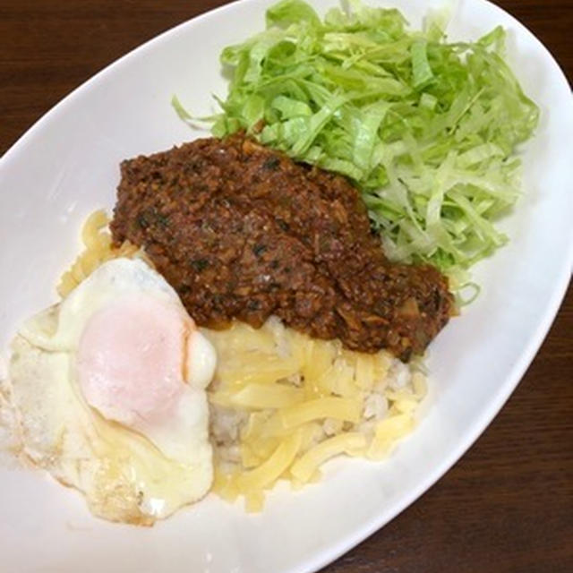 キーマカレーをタコライス風に