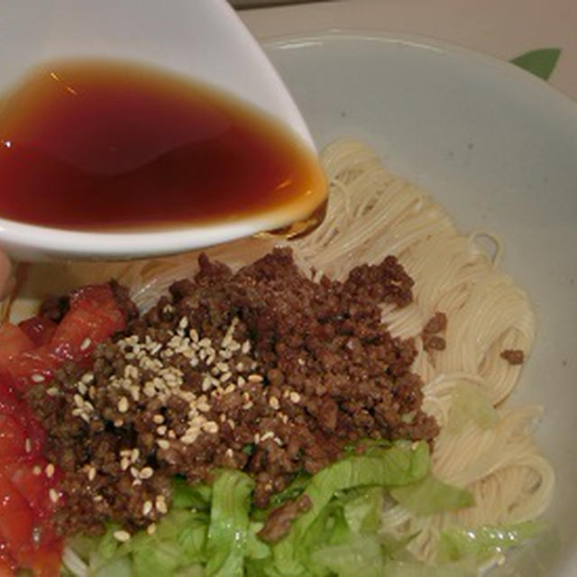 シャキシャキレタスと挽肉のサラダ素麺