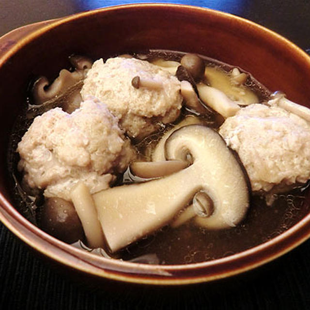 あご入り天然だしパックを使った豚肉団子ときのこのスープ