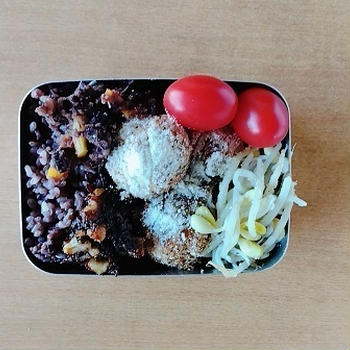 油で揚げないコロッケだからかおかずにならなかったのかもしれないお弁当