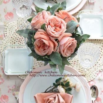 「レシピ」薔薇をモチーフにしたテーブル