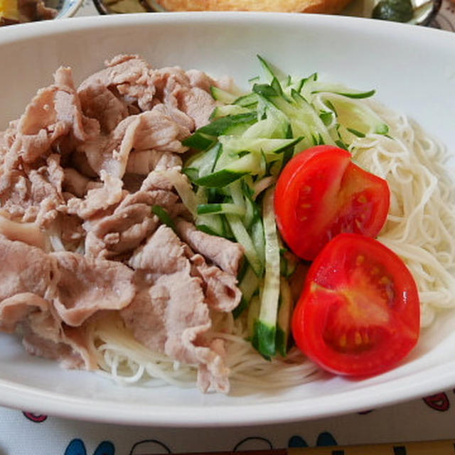 素麺の冷やし中華風、冷しゃぶのっけ