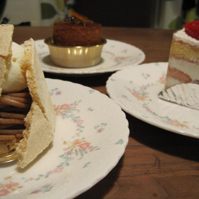 お気に入りのお店のケーキで