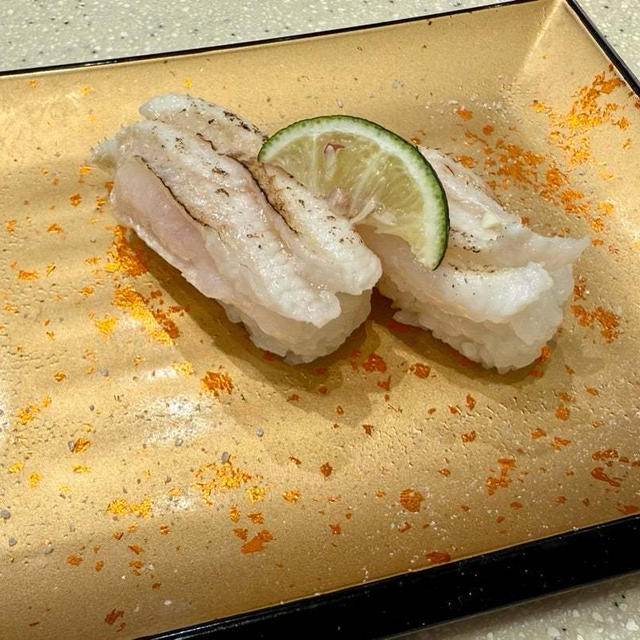 久しぶりの回ってないお鮨！