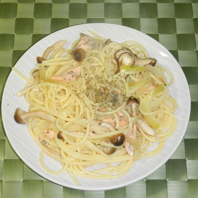 秋鮭ときのこのパスタ