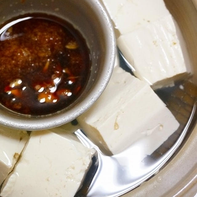 にんにく醤油で湯豆腐　　五目ラーメン