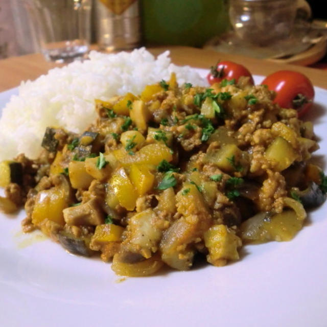 コロコロ夏野菜のトマトカレー＊休日ごはん