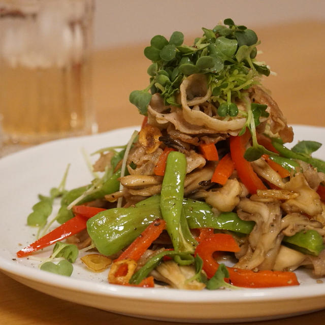 「舞茸」と「彩り野菜」のガーリックバター炒め♬