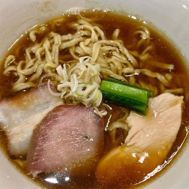 オカモト醤油ヌードル 　麺と調味料のバランスが素晴らしい　西宮　門戸厄神駅・中津浜線沿い