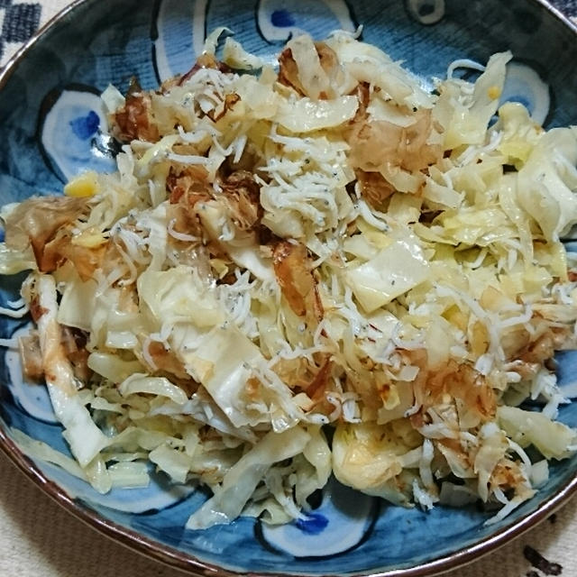 キャベツと釜揚げしらすのおかか炒め