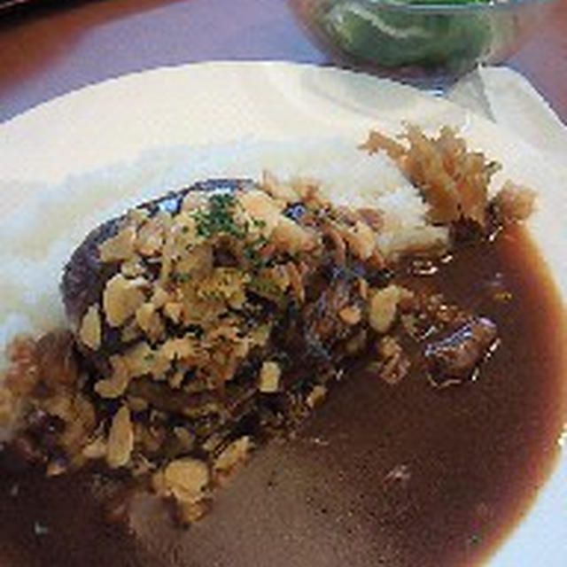 今月の料理のためにいろんなカレーを食べてみる・・・・