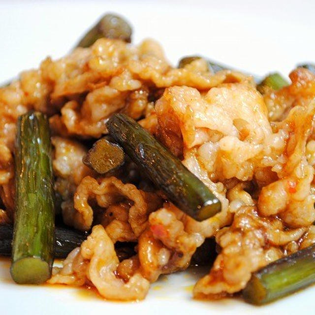 シャキシャキの歯ごたえと甘み、ピリ辛がやみつき♪スタミナもりもり♪にんにくの芽と豚肉のピリ辛炒め