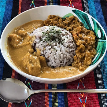 バターチキンカレーとトマトキーマカレー