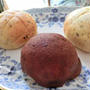 ４月は紅茶メロンパンとココア帽子パンです。