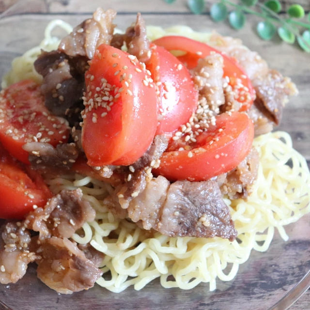【簡単！麺レシピ】冷熱！ウマ辛！牛コマとトマトの混ぜそば