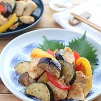 【#ぐんまクッキングアンバサダー】ごはんがすすむ！鶏むね肉と夏野菜のバタポン炒め