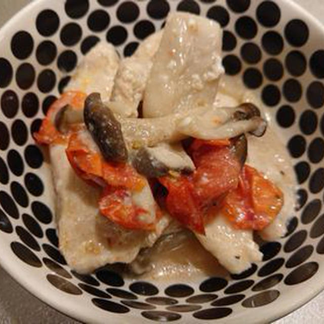 鶏むねときのこ、プチトマトのチーズ煮