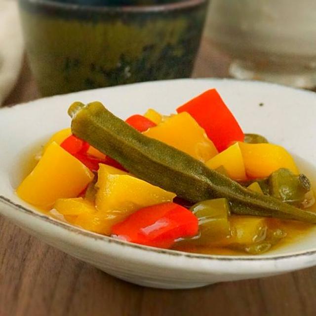 夏向きのさっと煮やさしい味のパプリカのだし煮