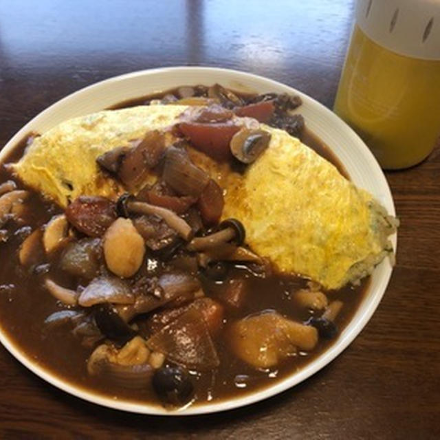 親父作のビーフシチューでオムライス