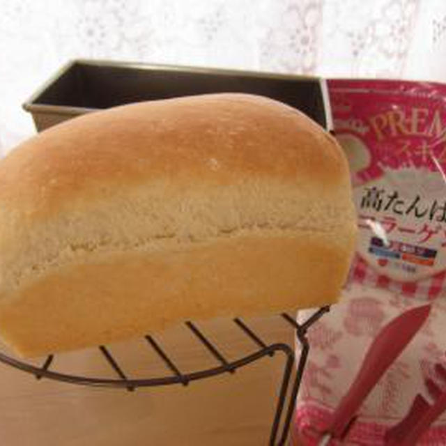 森永乳業 PREMiLスキム コラーゲンを使った食パン🍞