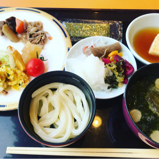 香川に泊まったら、ホテル朝食ビュッフェも 讃岐うどん 必食でしょー
