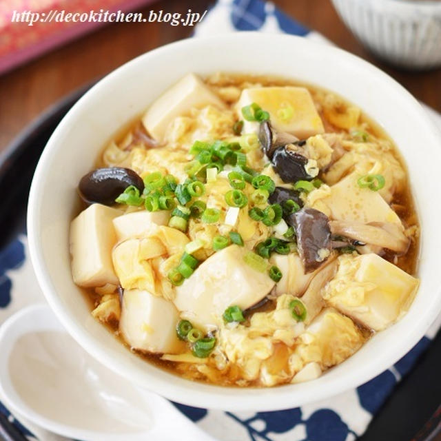 休日のお昼ご飯に 簡単で安上りでおいしい 豆腐ときのこのふるふる卵とじ丼 By Decoさん レシピブログ 料理ブログのレシピ満載