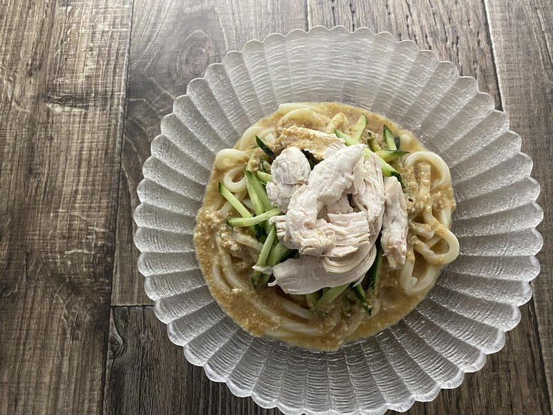 蒸し鶏のゴマだれ冷やしうどん