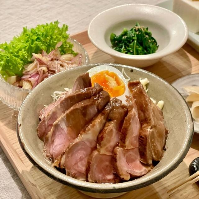 チャーシュー丼定食の夜ごはん