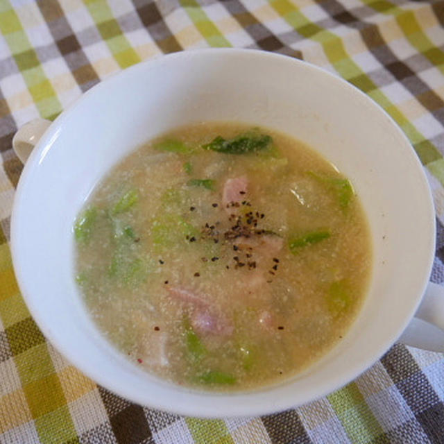 白菜とベーコンの味噌スープ