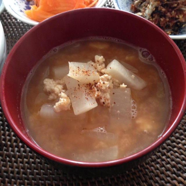 くずし豆腐と大根のみそ汁