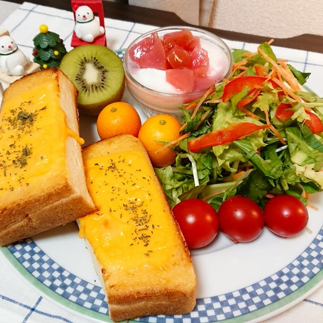 2017/12/15*とろ～りチーズトーストの朝プレート*
