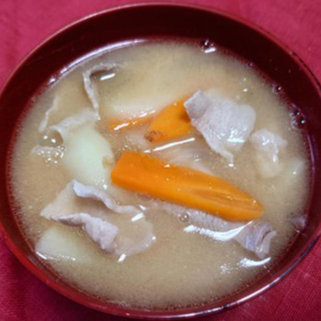 豚肉とじゃがいも他の味噌汁、鶏皮の煮こごり