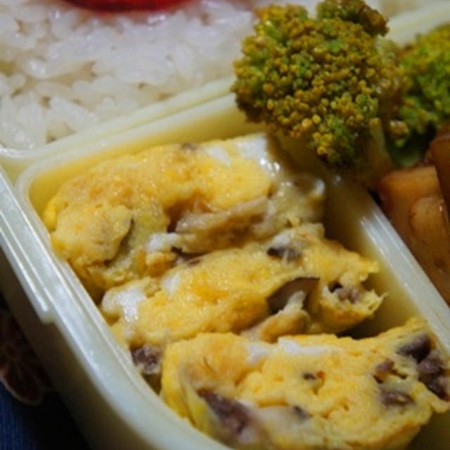 世紀末弁当救世主伝説、椎茸炒めいり卵焼きと人参・はんぺんの金平弁当