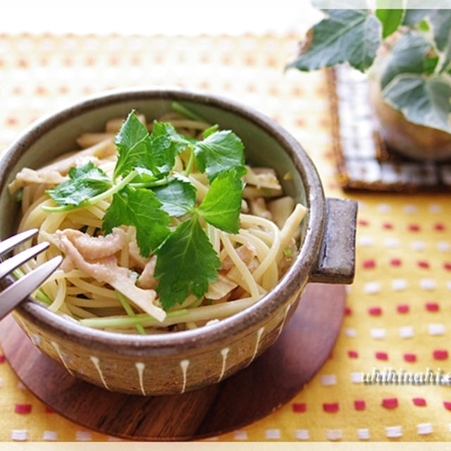 鶏皮とたけのこの柚子胡椒パスタ