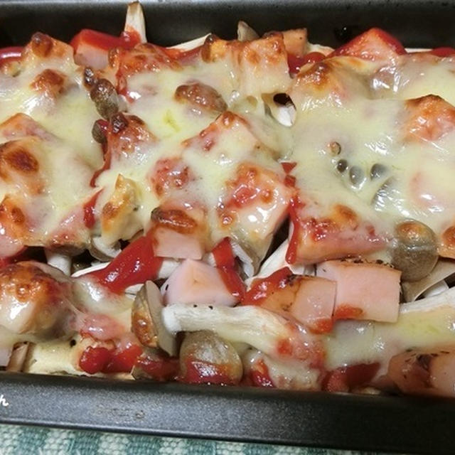 ☆お揚げと鶏ハム、シメジのケチャップチーズ焼き☆
