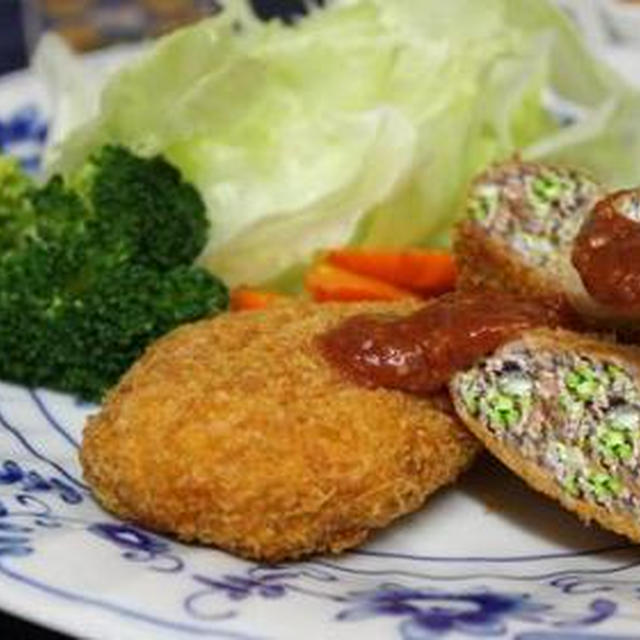 キャベツメンチは味噌ケチャップソースかけて