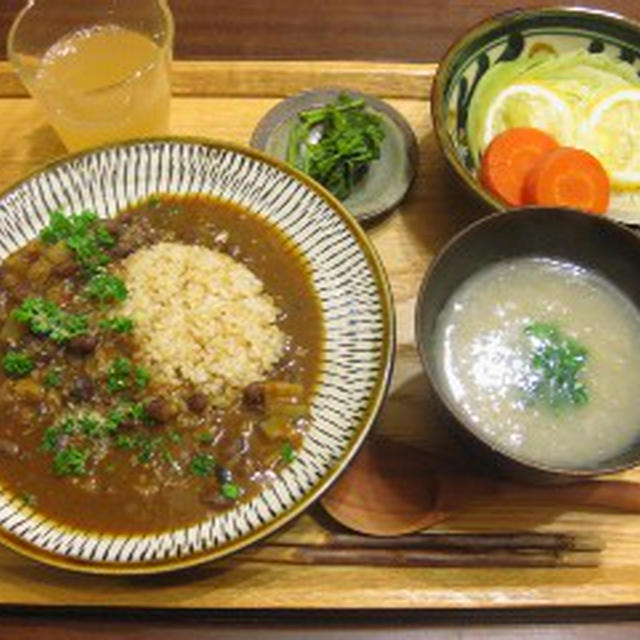 洋食屋さんみたいな晩ご飯・・・ハヤシライス定食１人前。