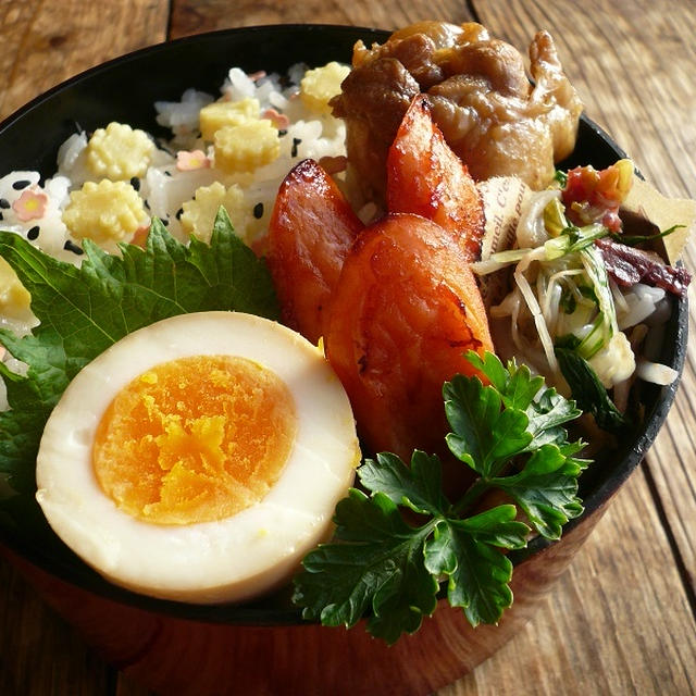 ゆりさんの手羽元の甘辛うま煮でお弁当♪