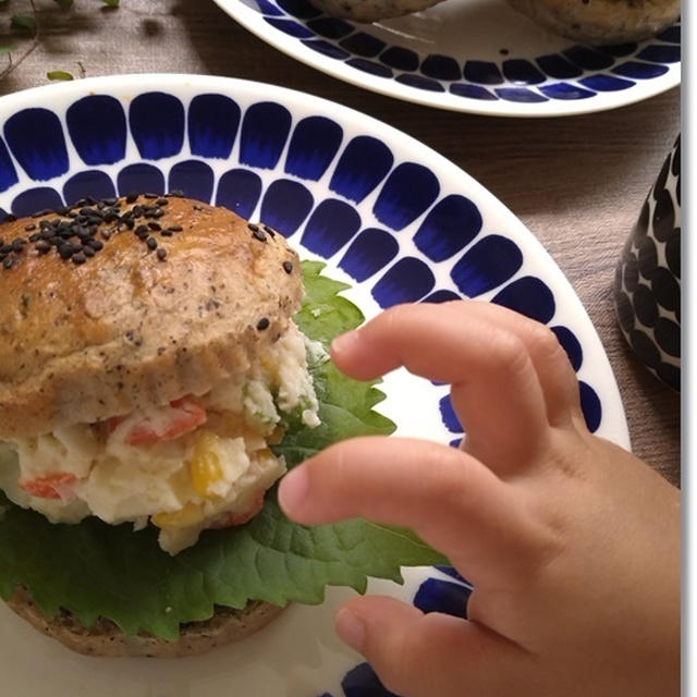 胡麻ごまバンズでポテサラサンド！にしたかったけど…と家で子供達をカットした結果(笑)