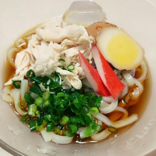暑い日は蒸し鶏のコクうま！冷やしぶっかけうどん