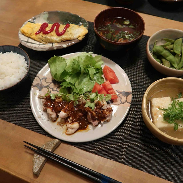 ほろほろ～よだれ鶏なんかの晩ご飯　と　ツワブキと紅葉♪