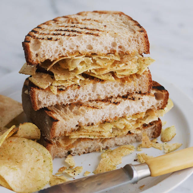 Potato chips sandwich