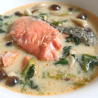 【簡単！】秋の味覚を味わおう♪秋鮭と野菜の食べる和風クリームスープ